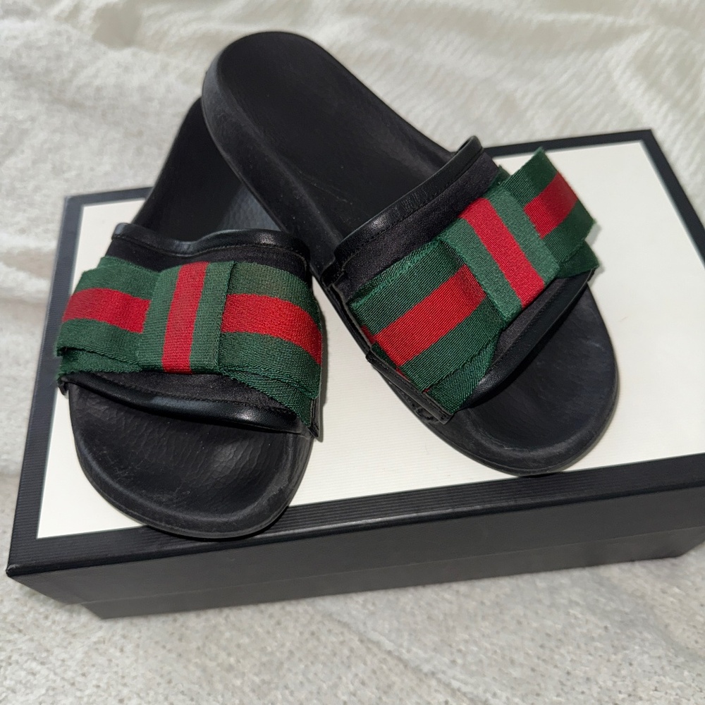 Gucci satin bow slides